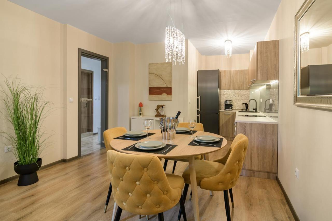МareliS Luxe Port Apartment Варна Екстер'єр фото