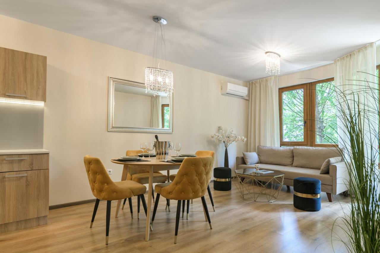 МareliS Luxe Port Apartment Варна Екстер'єр фото