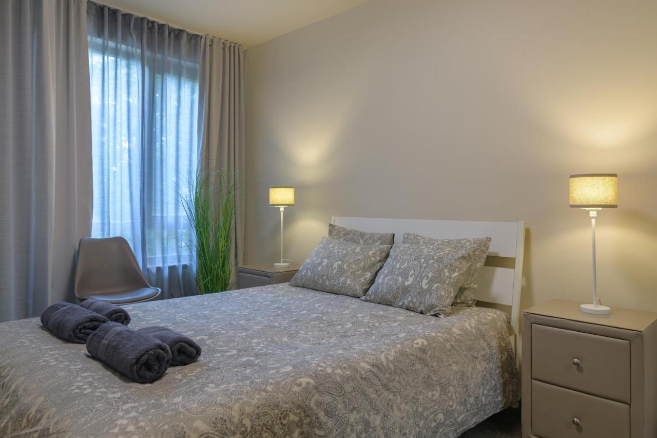 МareliS Luxe Port Apartment Варна Екстер'єр фото