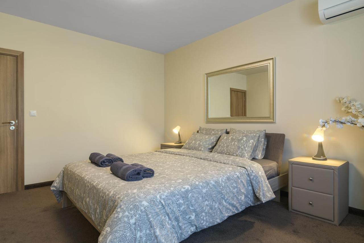МareliS Luxe Port Apartment Варна Екстер'єр фото