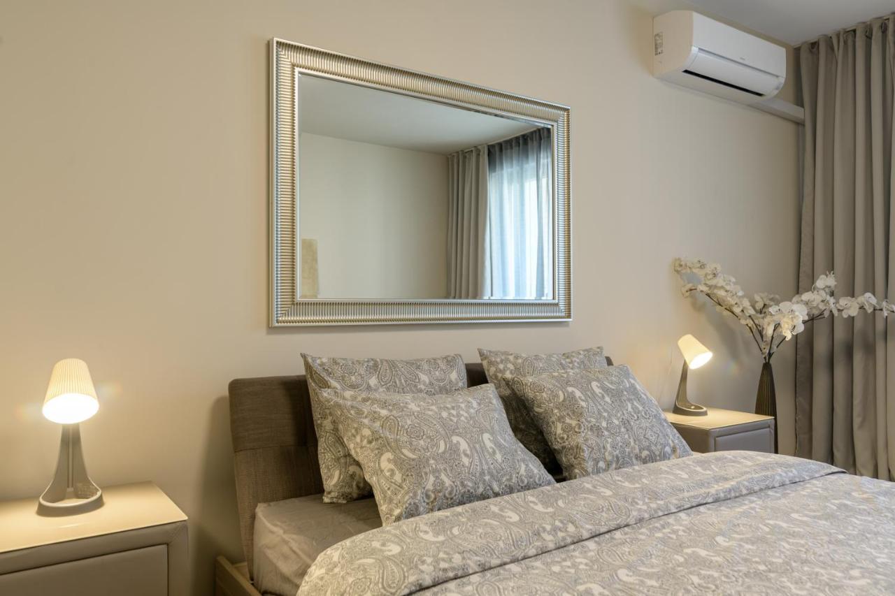 МareliS Luxe Port Apartment Варна Екстер'єр фото